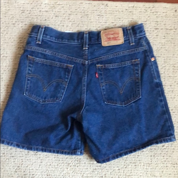 Levi shorts size 26 - Picture 3 of 3